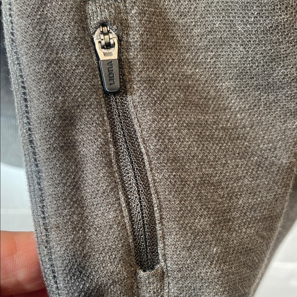 Vuori - Jeffreys Pullover - Men's Large - Worn Once - Like New - Picture 3 of 4